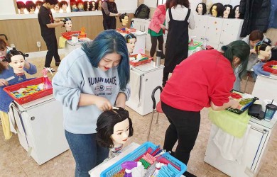 자격증 과정 수 업 중...